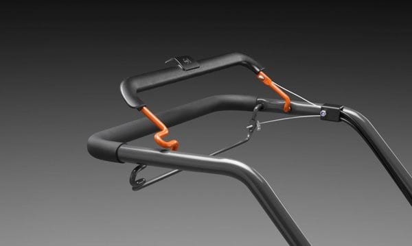 Husqvarna Corta Relvas a Bateria 36V 37.5cm S138i Image 2