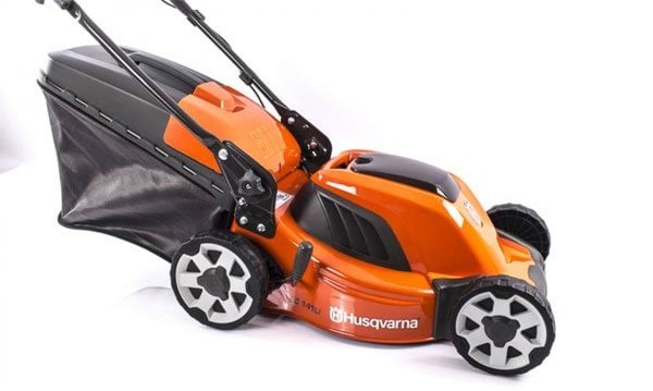 Corta Relvas 36V 4.0Ah 41cm Husqvarna LC141Li Kit Image 2