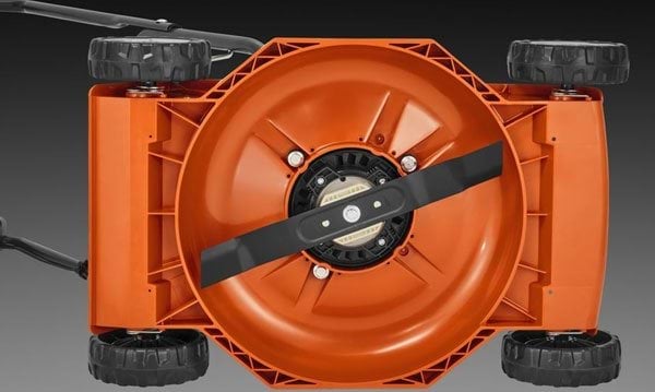 Husqvarna Corta Relvas a Bateria 36V 46cm LB146i Image 2