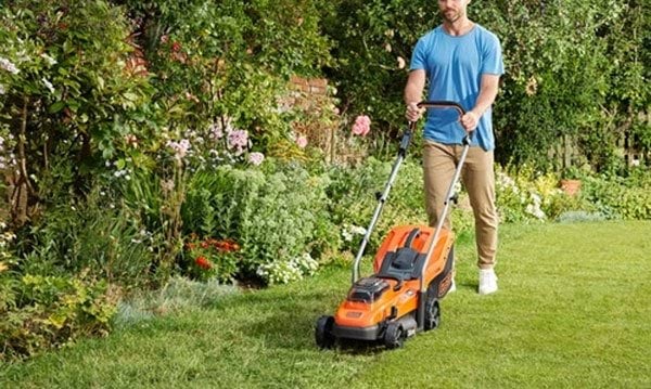 Corta-Relva Compacto 2x18V 2,5Ah Black & Decker BCMW3318L2 Image 3