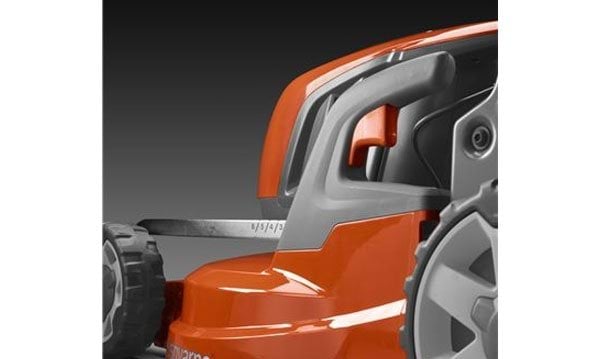 Husqvarna Corta Relvasa Bateria 36V 53cm LC353iVX Image 2