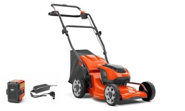 Husqvarna Corta Relvas a Bateria 36V 4.0Ah 37cm LC137i Kit Image 1