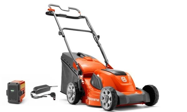 Corta Relvas 36V 4.0Ah 41cm Husqvarna LC141Li Kit Image 1